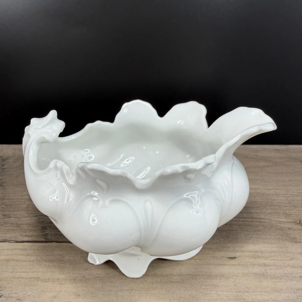 MZ Austria White Porcelain Footed Sugar Bowl‎ Scalloped Ruffled Shell Dish VTG